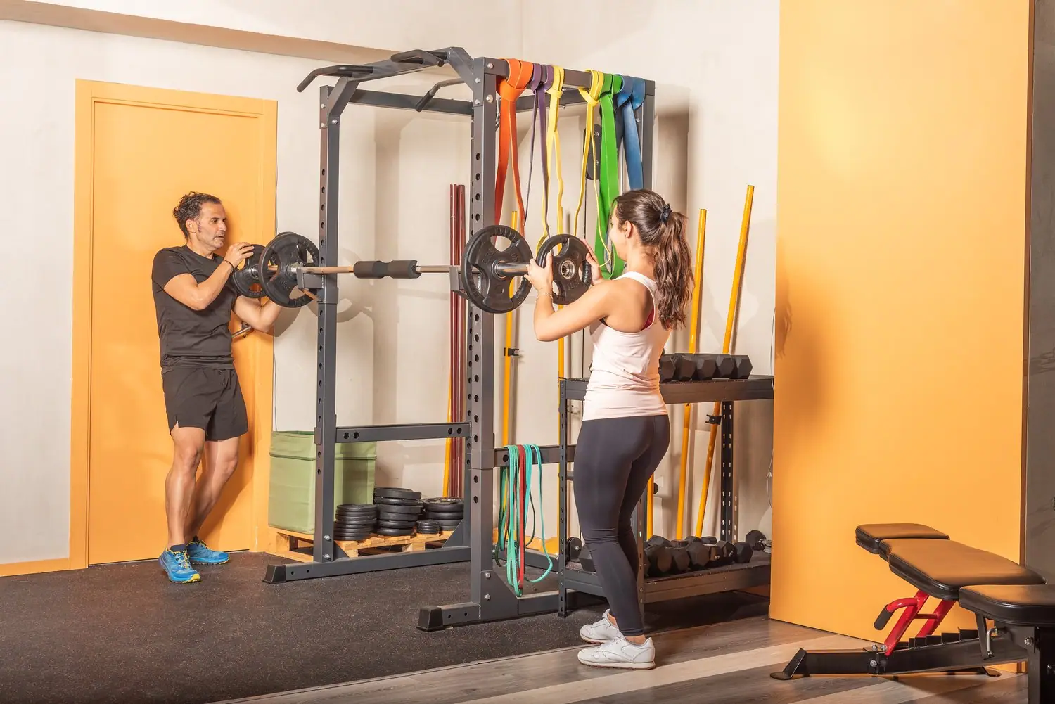 Strefa fitness na małej powierzchni sprzęt organizacja