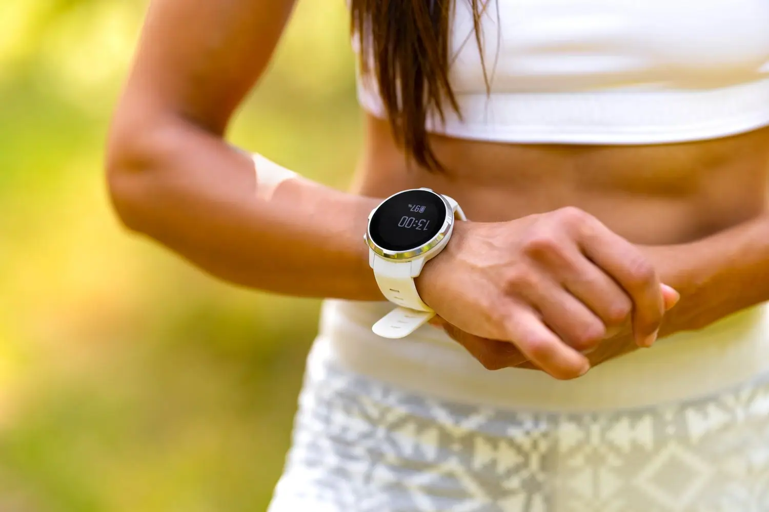 Wearables dla sportowców zegarki smartbandy porównanie funkcji dokładność pomiarów
