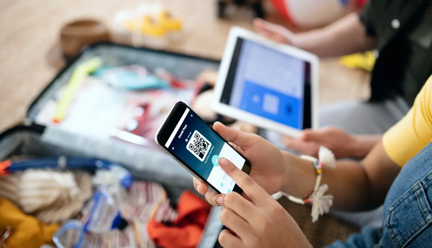 Jak korzystać z eSIM podczas podróży zagranicznych aktywacja koszty zasięg